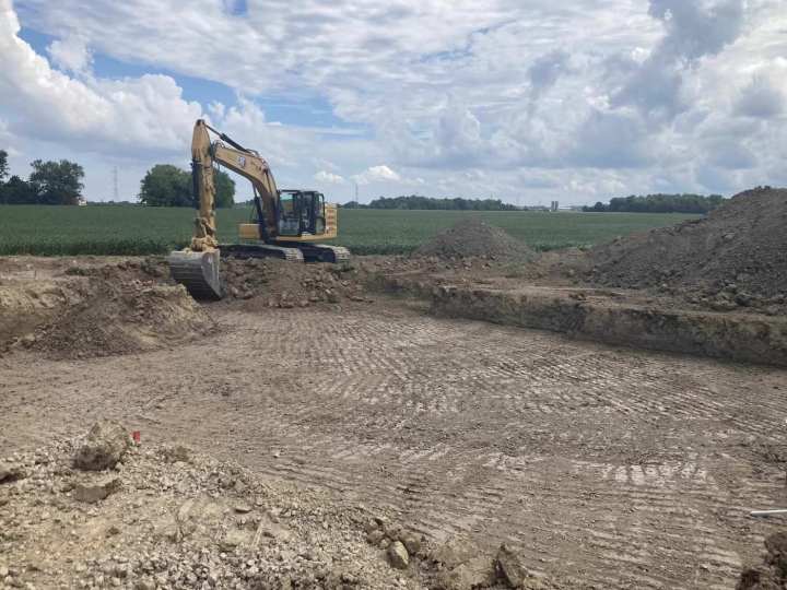 digging-a-shallow-basement-for-a-new-home