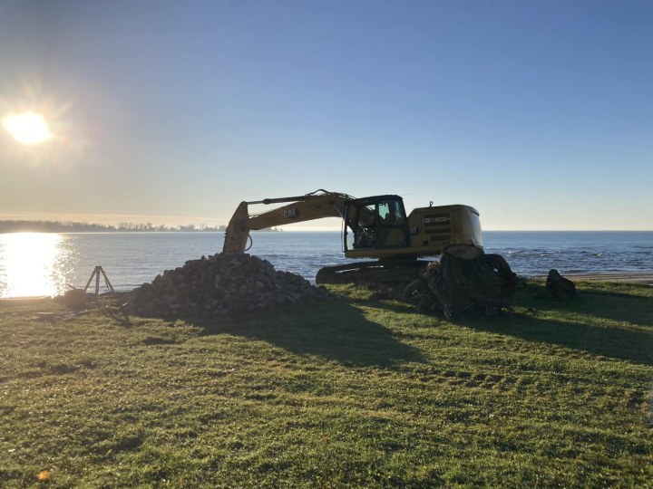 norton-construction-wall-dig